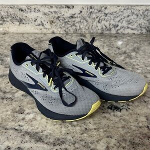 Brooks Men's Gray and Navy Athletic Shoes